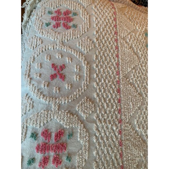 Vintage Chenille Bedspread Floral Pattern Fringe 74"x106" Off-White Pink & Green - Picture 6 of 8